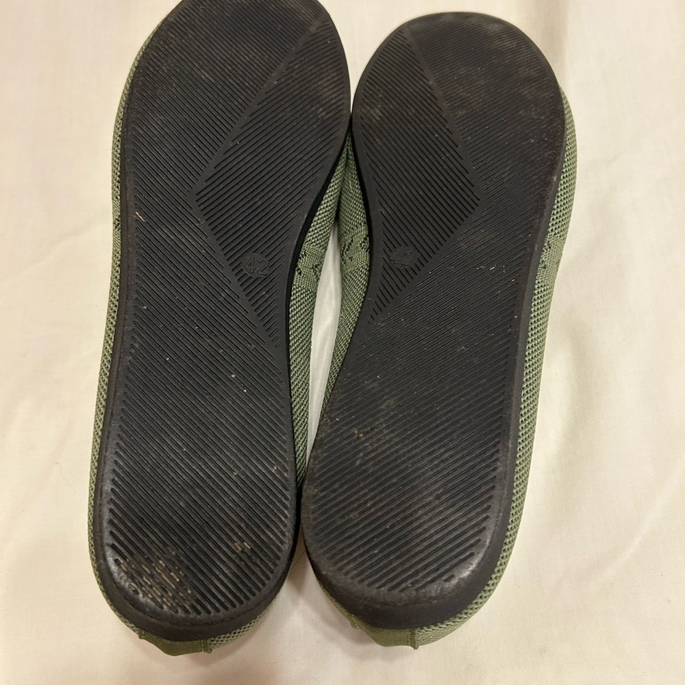 Olive Knit Slip-On Loafers Size 42 Fit like 9 1/2 - Picture 4 of 5